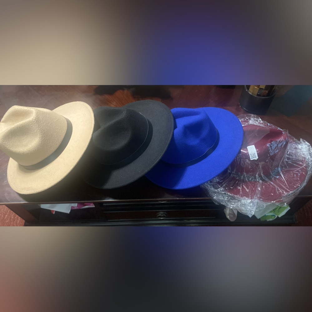4 Fedora hats